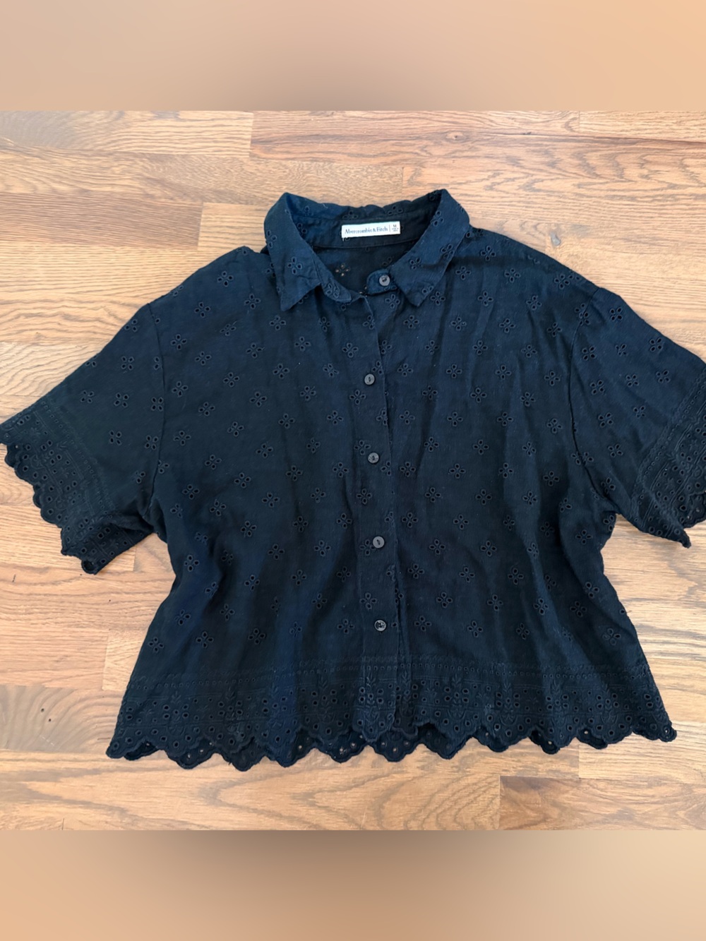 Abercrombie & Fitch Black Eyelet Button-Front Women’s Blouse